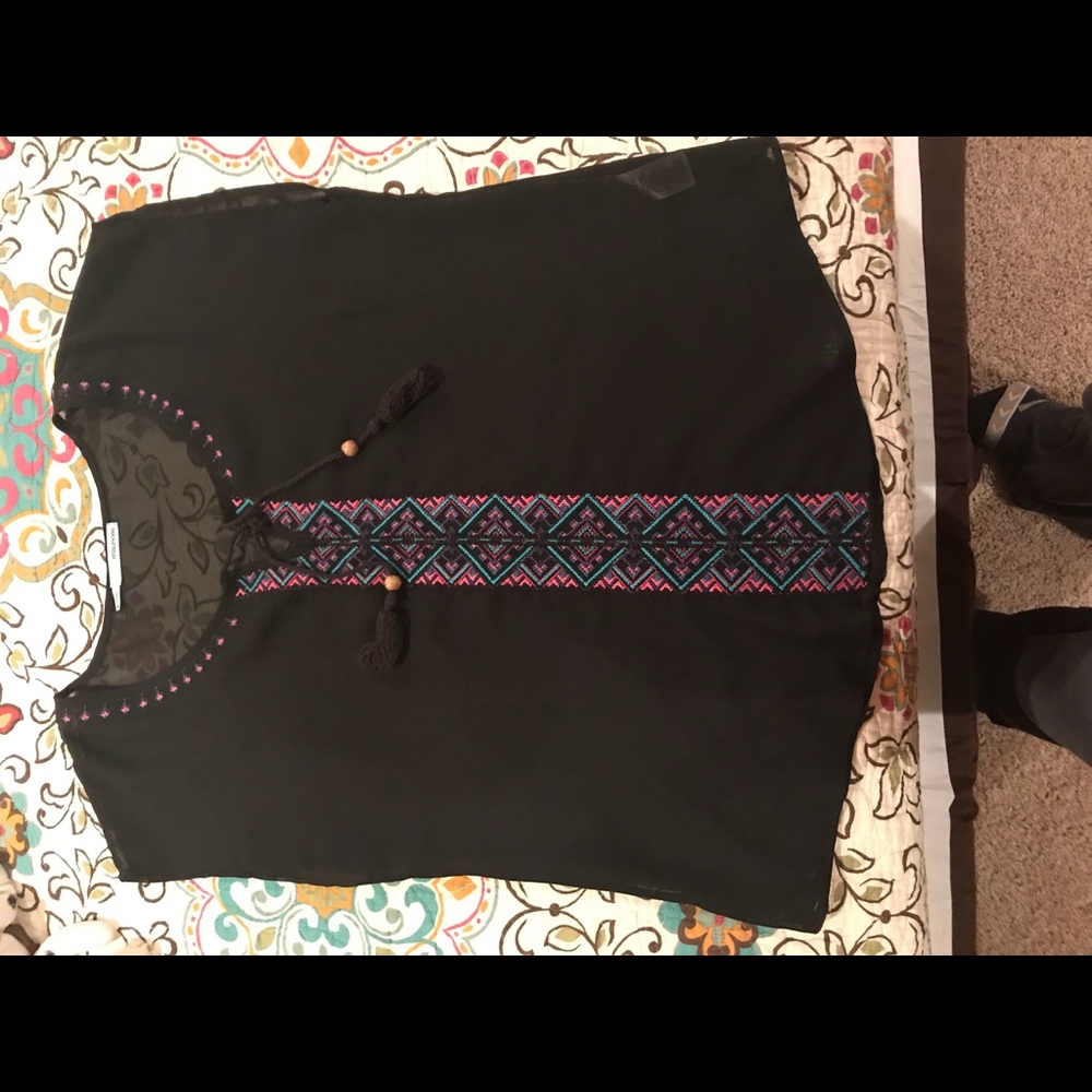 Size Medium shirt from Maurices!